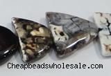 CNG2527 15.5 inches 15*20mm - 20*25mm triangle agate beads